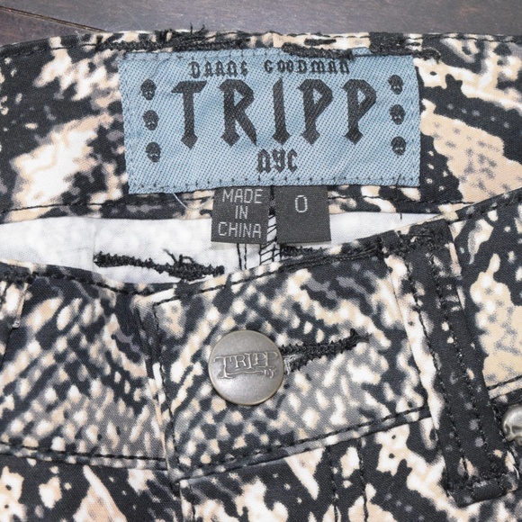 Tripp Women Size 0 Snake Skin Print Pants - Picture 2 of 5